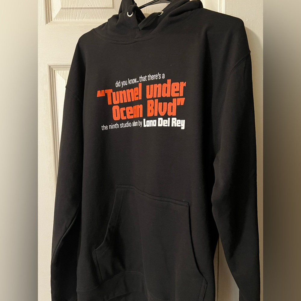 Lana Del Rey “Did you know that there’s a tunnel under ocean boulevard” Hoodie.